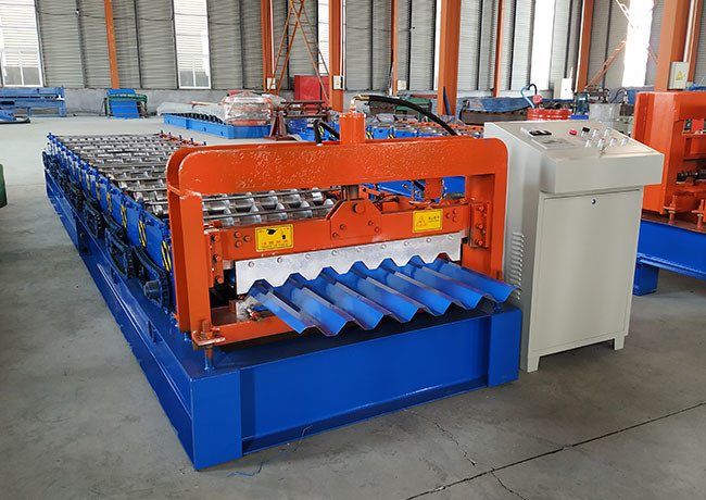 Long Service Life Sheet Metal Roll Forming Machine With High Strength Steel Frame