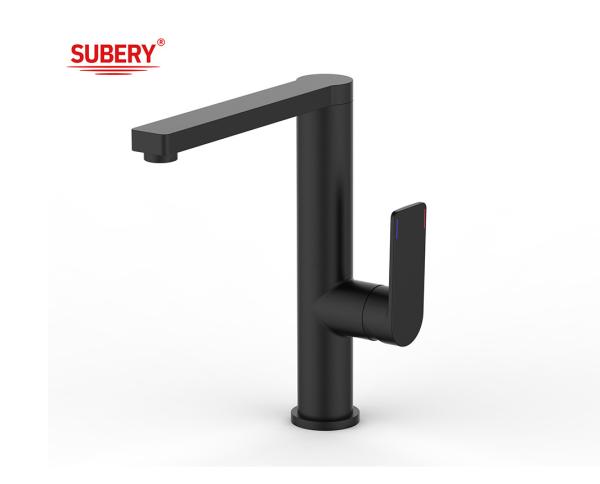 Buy cheap Cold And Hot OEM Kitchen Sink Faucets Chrome Brass Single Lever from wholesalers