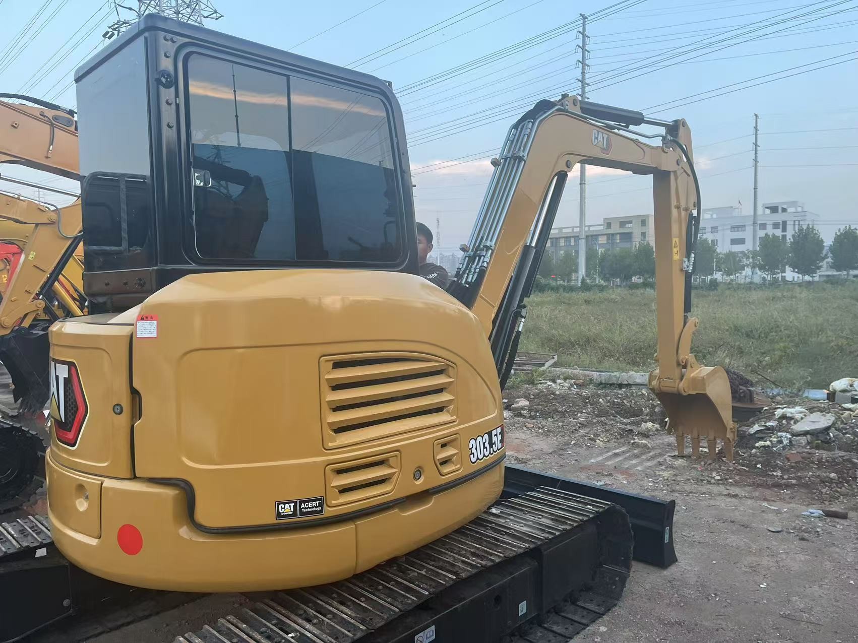 Caterpillar 303.5 Mini Used CAT 23.6KW Excavators Track Diggers Machinery 3.5 Ton