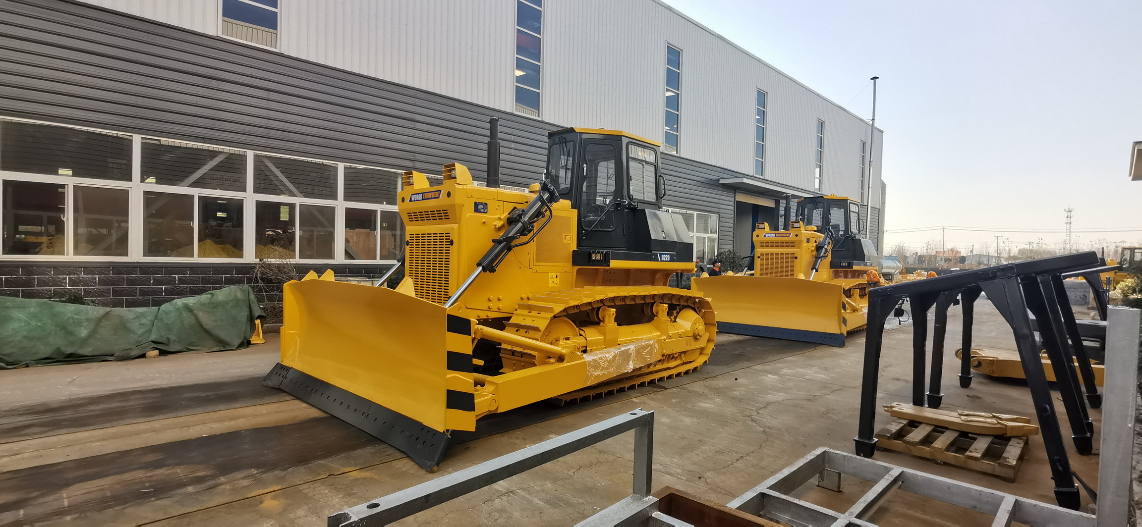 Forced Lubrication Track Type Bulldozer Crawler Type 220HP With 3 Forward 3 Reverse Travel