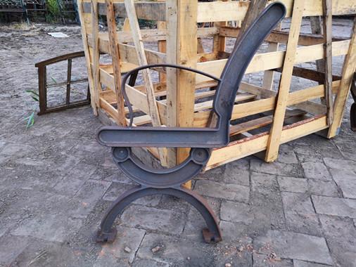 Buy cheap Antique Cast Iron Garden Bench Legs With Wood Slats For Cast Metal Garden Bench from wholesalers