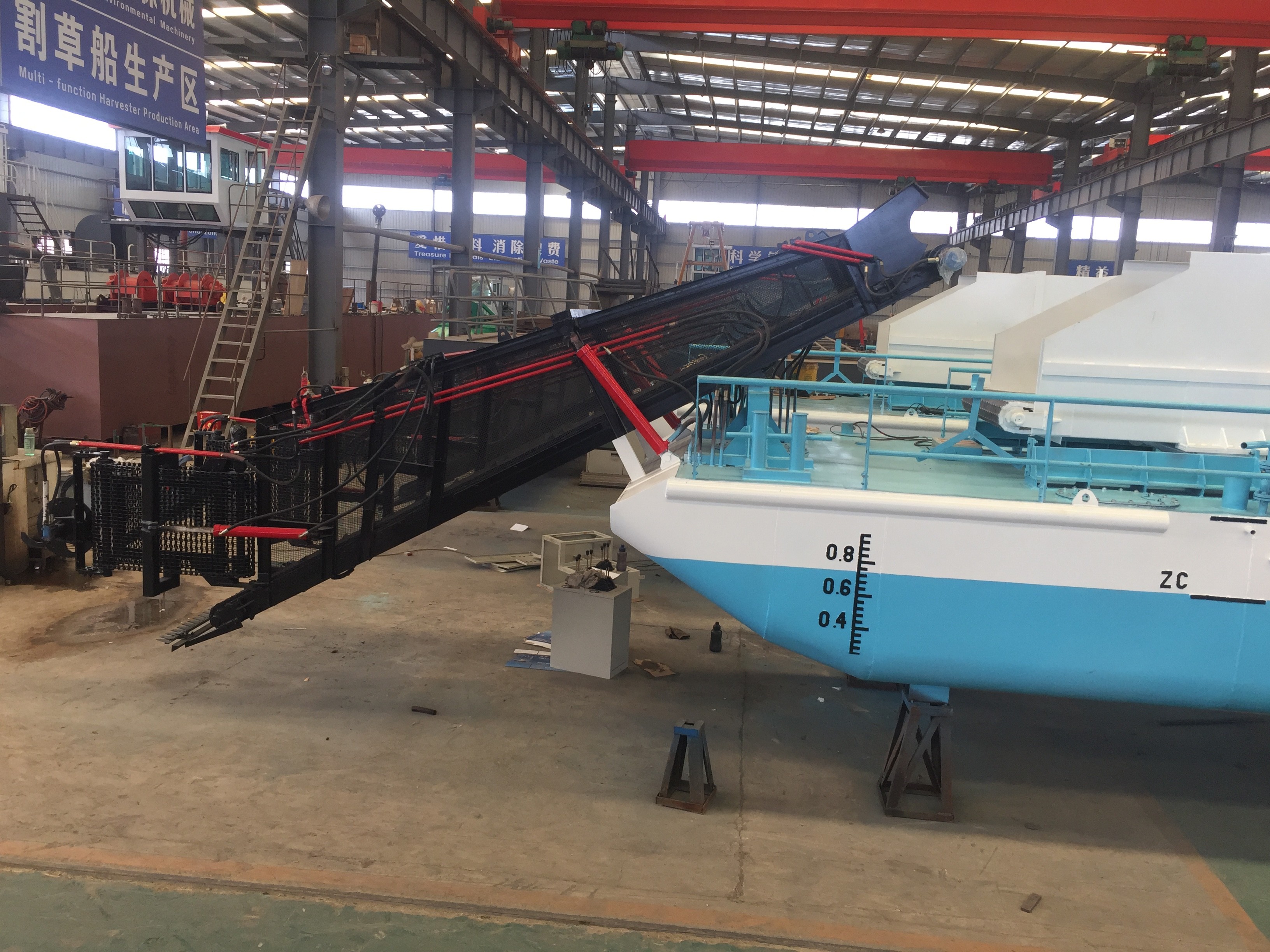 ZC Certificated Aquatic Weed Harvesting Boat For Lake Grass And Garbage Collection