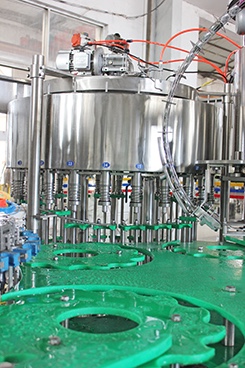 380V Carbonated Beverage Filling Machine Easy Operation High accuracy
