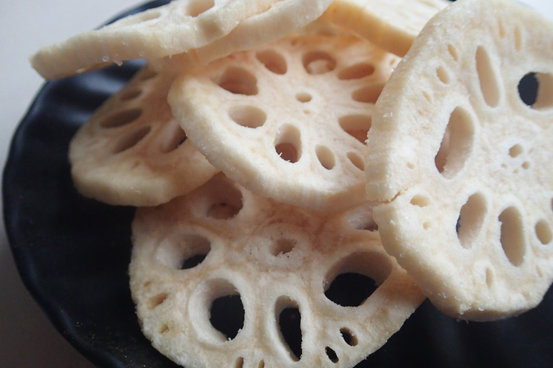 Wholesale Dried Vegetables Snacks Vacuum Fried Snacks Dried Lotus Root Chips