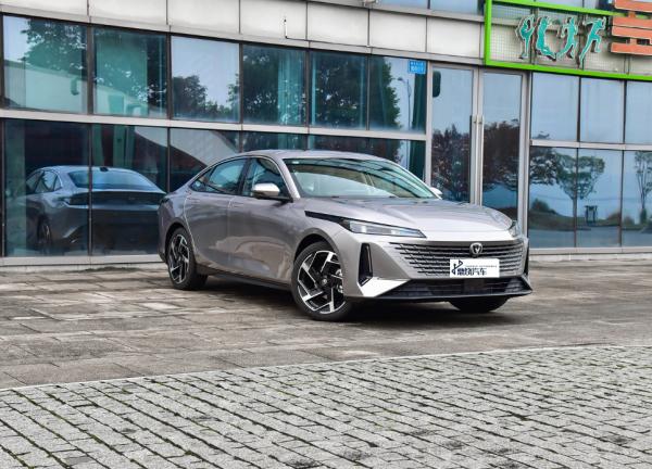 Buy cheap 2024 Competitive Export Import Luxury Chang An EV Changan Yida Wholesale Gas Sedan New Car from wholesalers