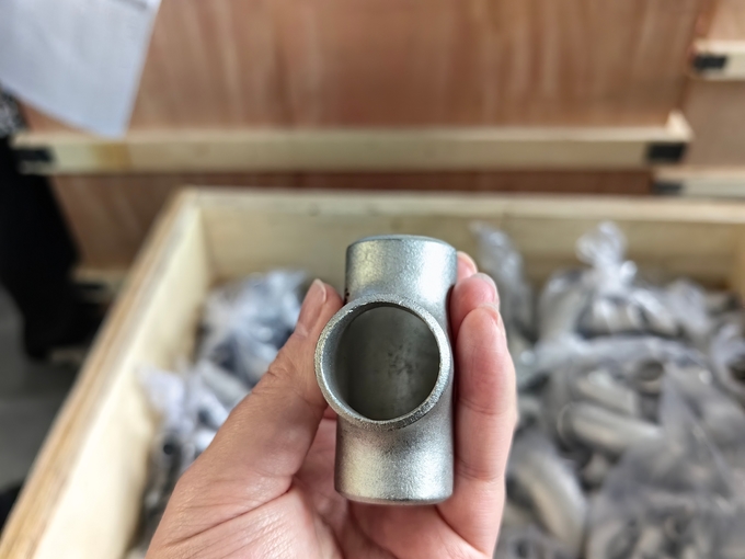 ASTM/AISI/GB/DIN/JIS/EN Grade 304 Mirror Stainless Steel Butt Welded Pipe Fittings SS Equal Tee