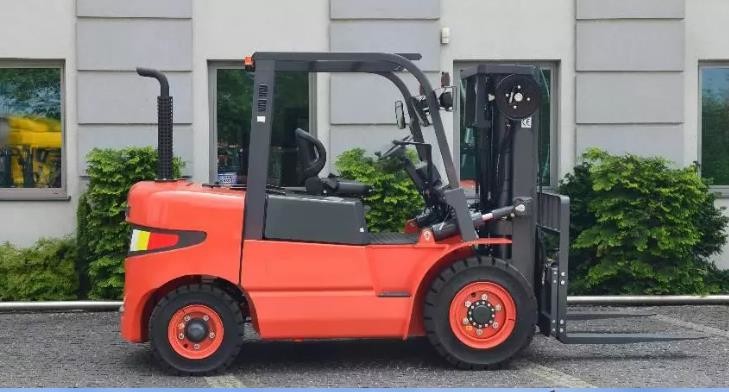 3 Stage Port Handling Equipments LG50DT With Light Weight 5 Ton Hydraulic Forklift Truck Diesel Machines