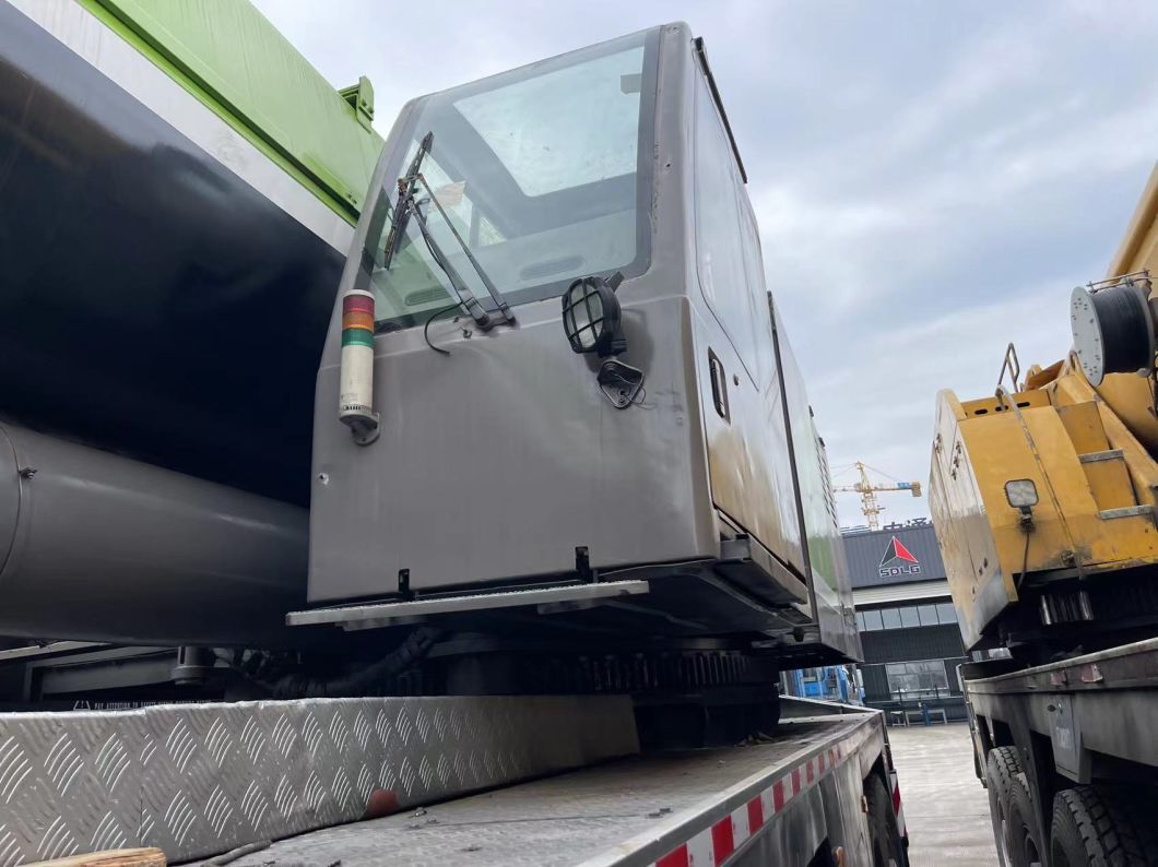 Construction Machinery Mobile Crane All Terrain Crane 200 Ton