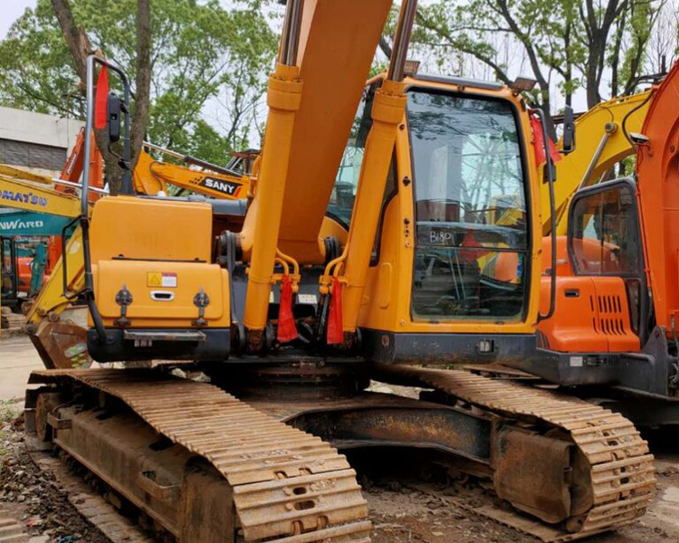 21Ton Used Hyundai 215 Crawler Excavator with Hydraulic Valve