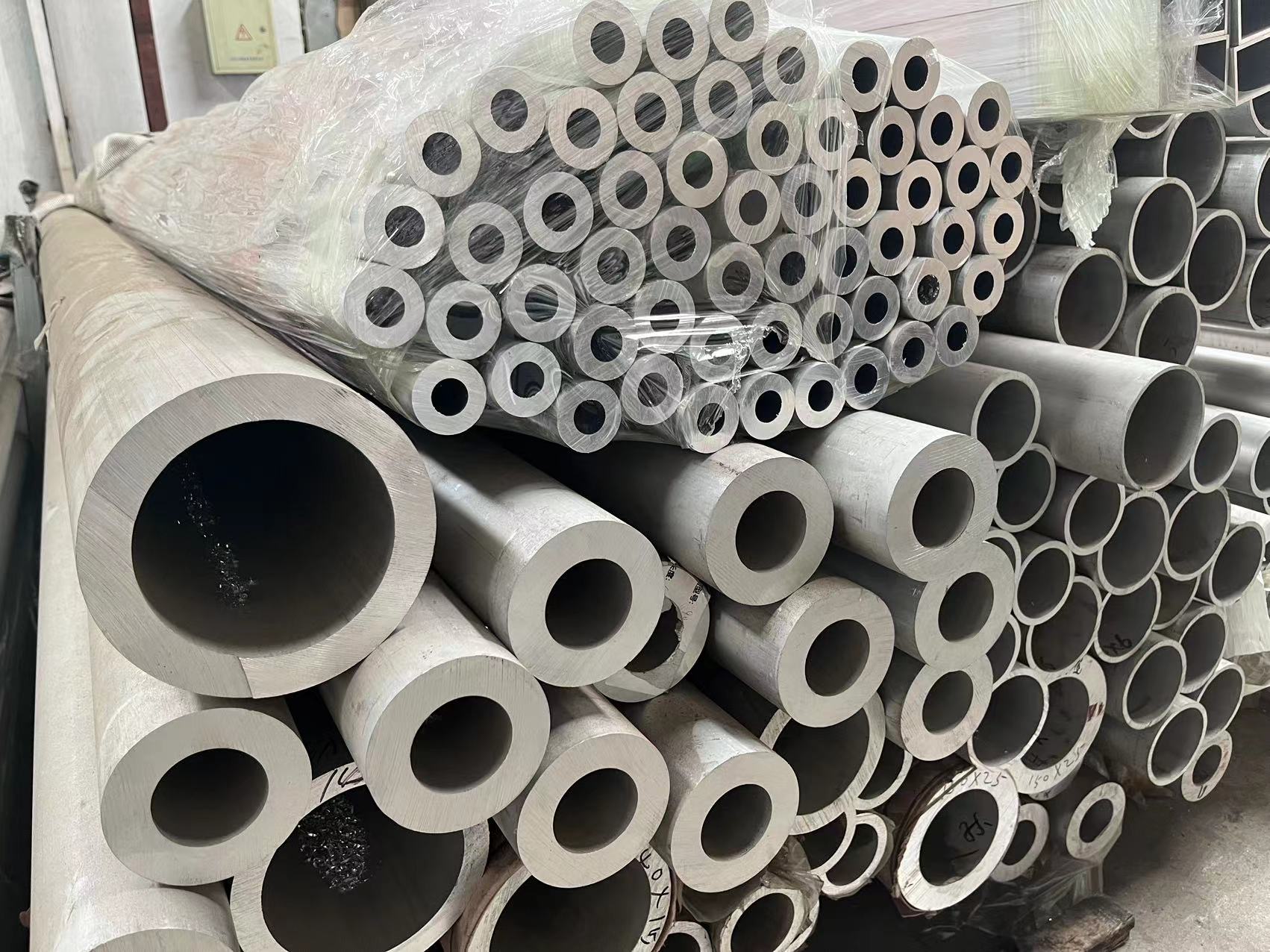 Extrude Seamless Aluminium Pipe 6061 6063 Round Mill Finished 10mm Thick Laser Cutting