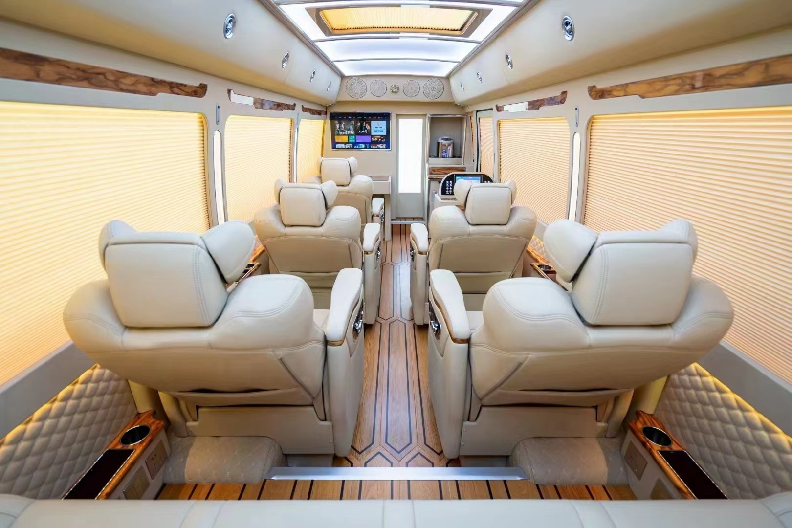 Toyota Coaster 11-seater tourist bus business reception bus gasoline rear drive 4×2 manual transmission