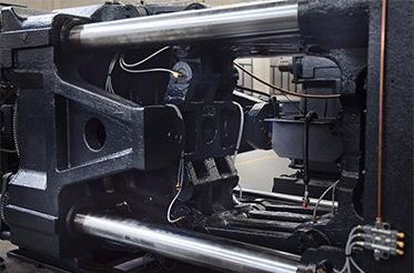 2017 90Ton China made plastic products making servo injection molding machine price