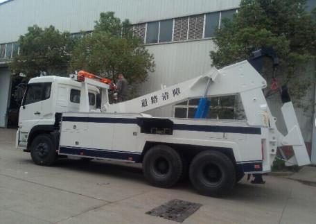 Buy cheap Dongfeng Wrecker Truck 6*4 lifting capacity 55 ton from wholesalers