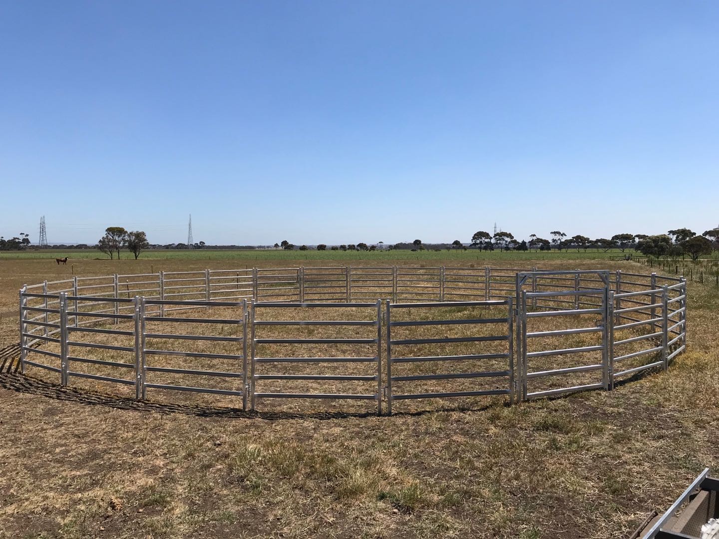 26 Panel Horse Yards Inc Gate, Horse Arenas, Cattle Fences, Corral 18m Diameter