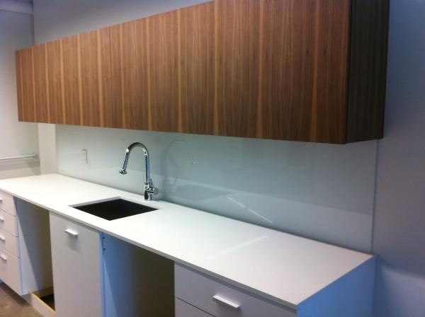 Buy cheap 6mm Bathroom Walls Coloured Glass Backsplash Stronger Resistance from wholesalers