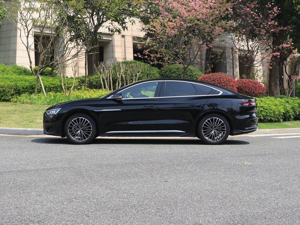 Intelligent BYD Han Dmi Electric Sedan 5 Door 4WD Quickback Coupe Electric Saloon Cars