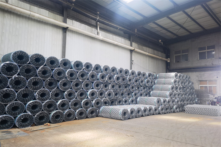 Welded Razor Wire Mesh Fencing Panels With Diamond Hole For African Market