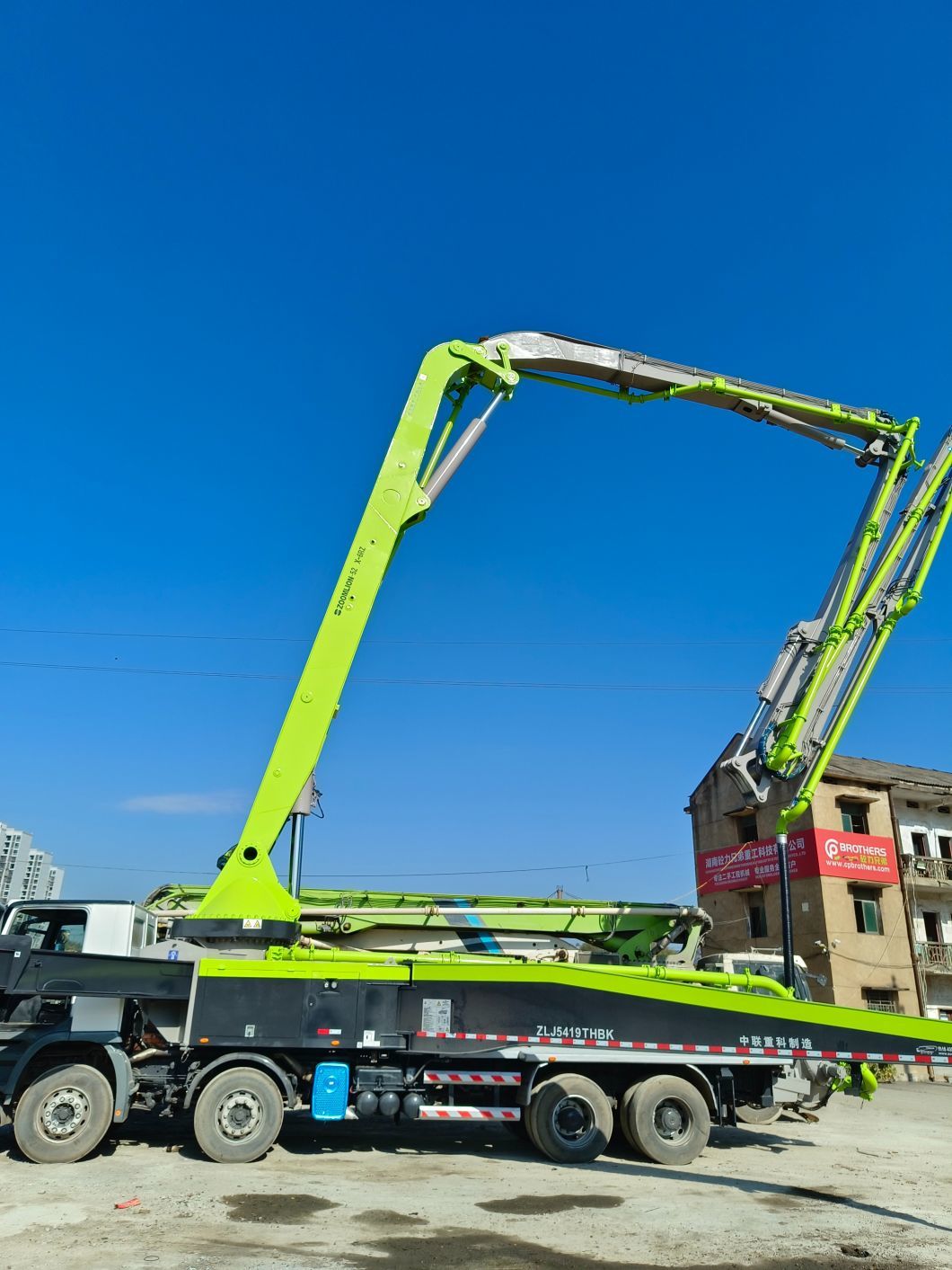Used Mercedes-Benz Truck Used by Zoomlion&prime;s 52-Meter Concrete Pump Truck