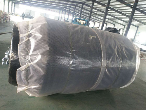 CCS Length 2000mm Polyurethane Floating Foam Filled Fenders For LNG Ships