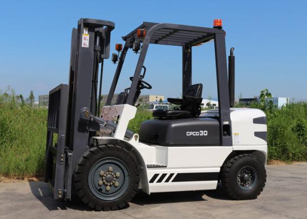 3 Ton Diesel Industrial Forklift Truck With Automatic Transmission And Advanced