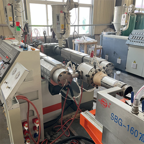 Low Noise Plastic Corrugated Pipe Machine 55KW DWC Pipe Manufacturing Machine