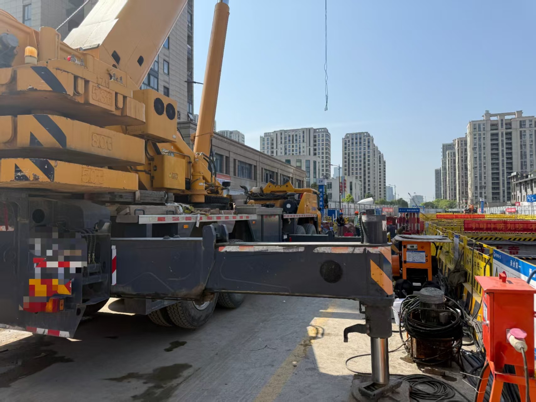 Used Zoomlion Xugong Xg QY80K5D 80ton Truck Crane Small Truck Crane Mobile Crane Truck Mounted Crane in Excellent for Sale