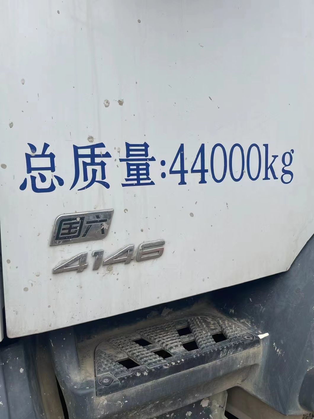 The 62-Meter Concrete Pump Truck Uses Mercedes Benz Truck