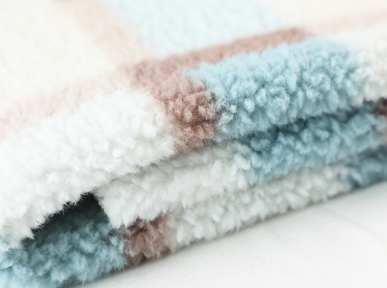 Winter Warm Coat Carpet Bedding Green Sherpa Fabric 300gsm 150D