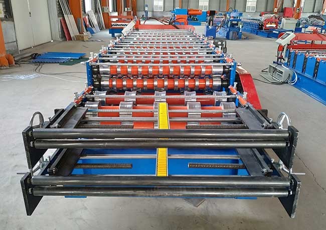 Two layer exchange freely double layer roll forming machine have hydrualic driving system