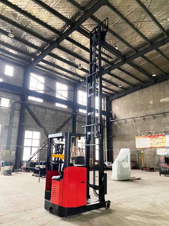 1.5T Electric Reach Truck Forklift CQD15B Stand Type Triplex 6m Mast