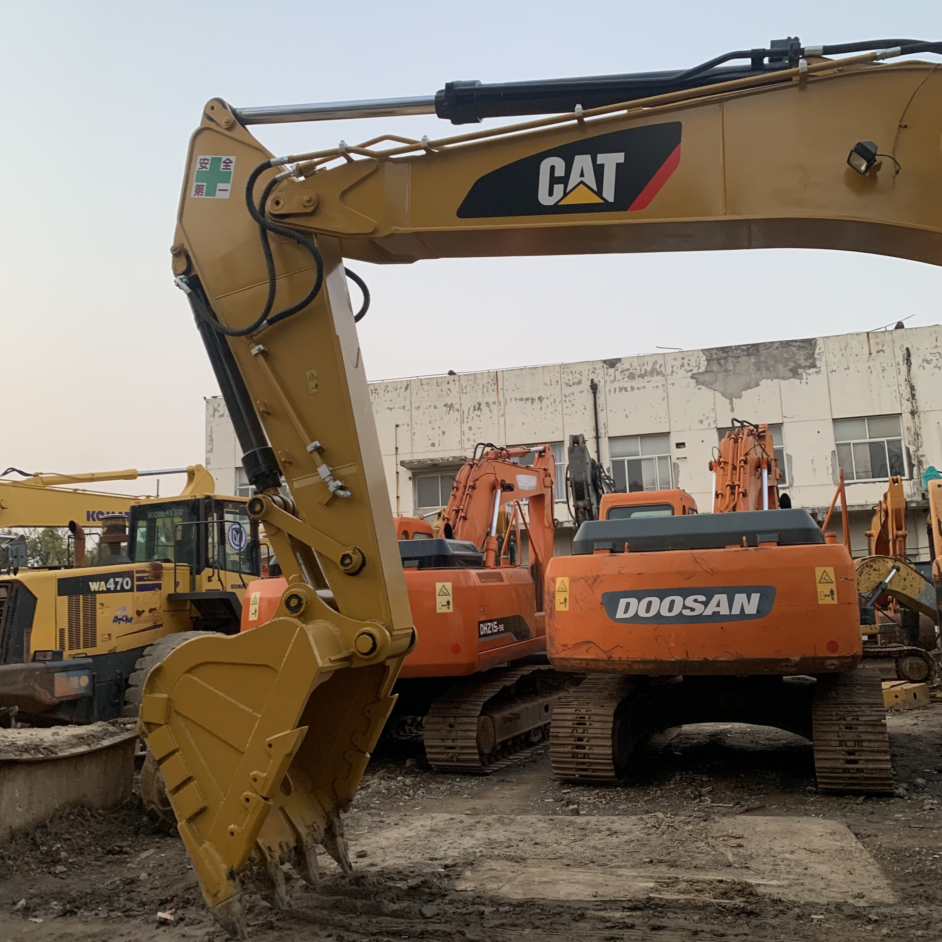 High Power Secondhand CAT330d CAT326 CAT320 Excavator in Original Color and Excellent