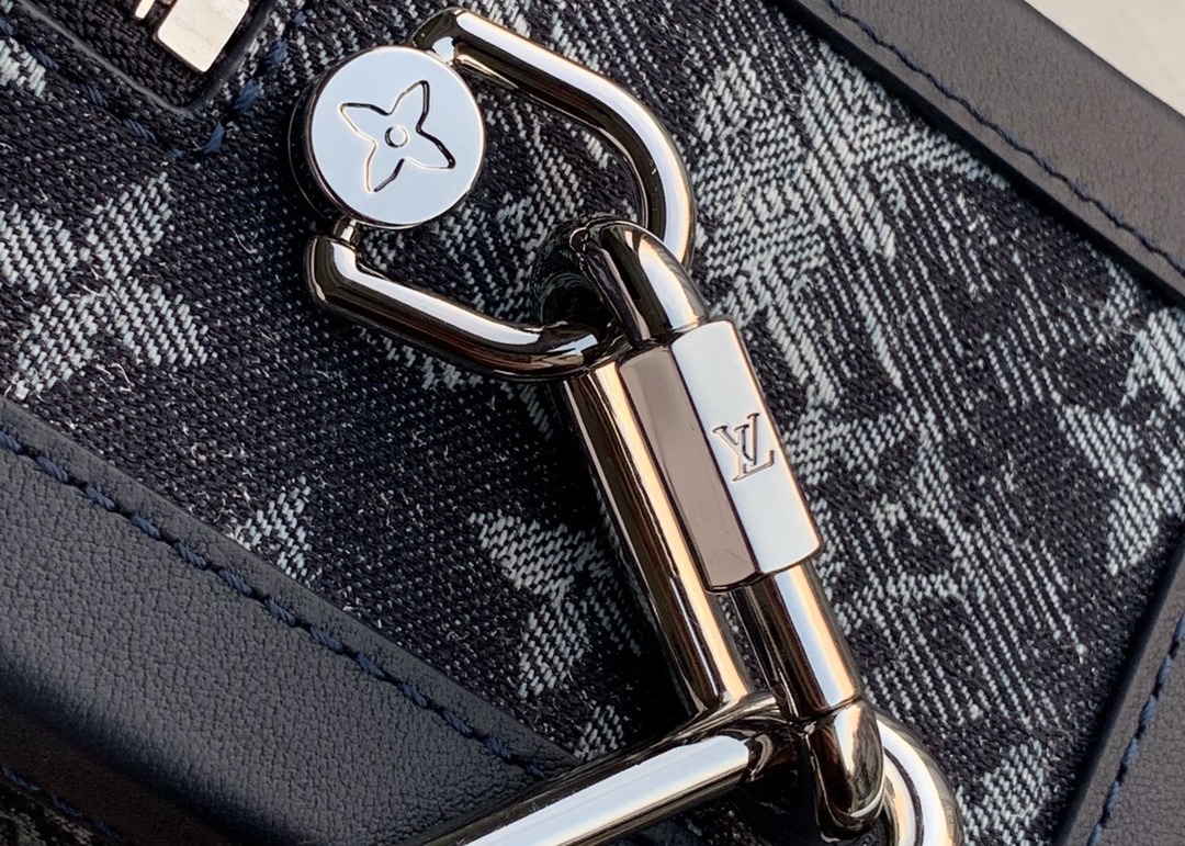 Unisex Soft Trunk Virgil Abloh Shoulder Bag With Zipper Open