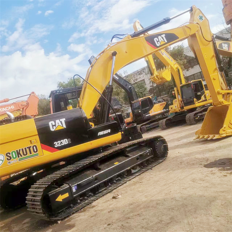 Used Caterpillar 323D Excavators with 1.2 m3 Bucket Capacity and Excellent Condition