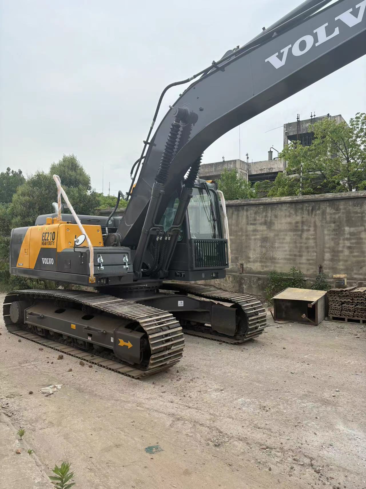 Volvo 210 Excavators Used Excavator VOLVO 140 210 240 Crawler Excavator Engine Volvo