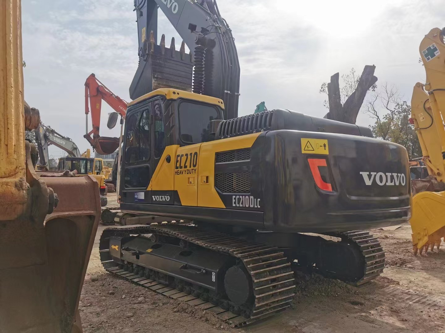 Maximize Productivity With Volvo EC210 Excavator's Powerful Engine
