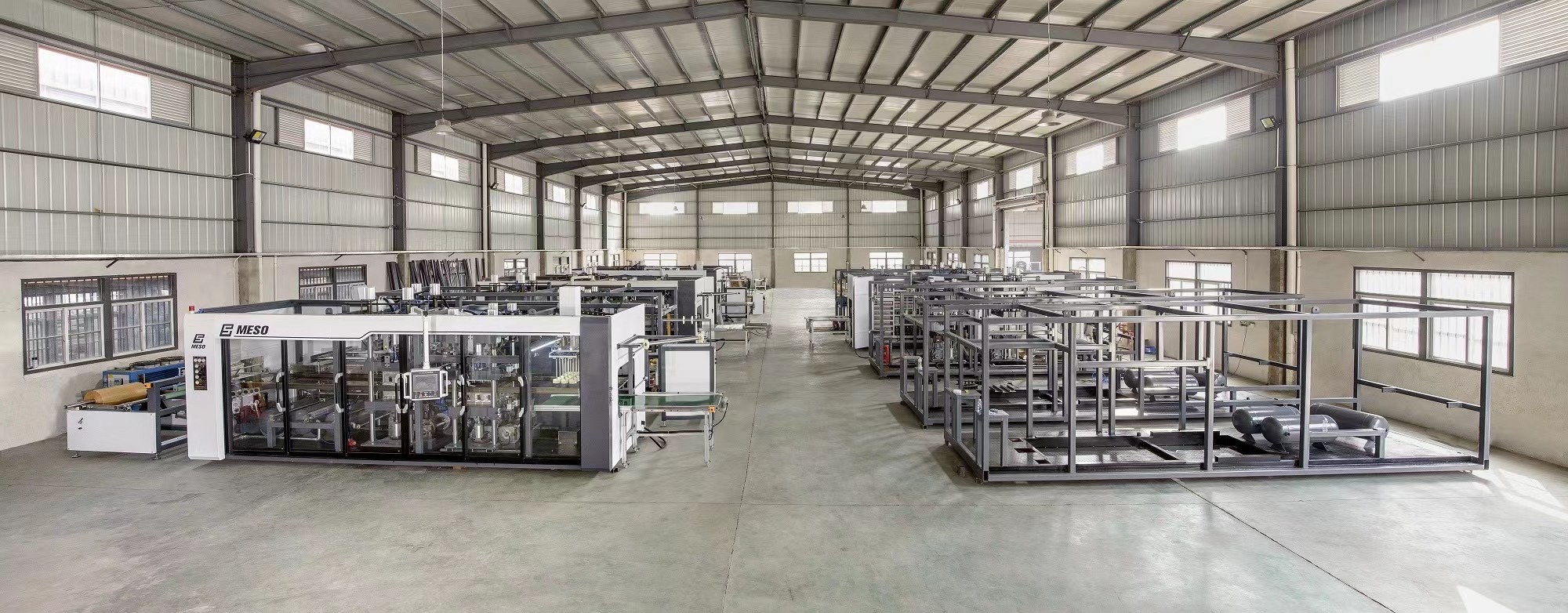 4.5KW Servo Container Plastic Vacuum Forming Machine Cutting Station High Efficiency