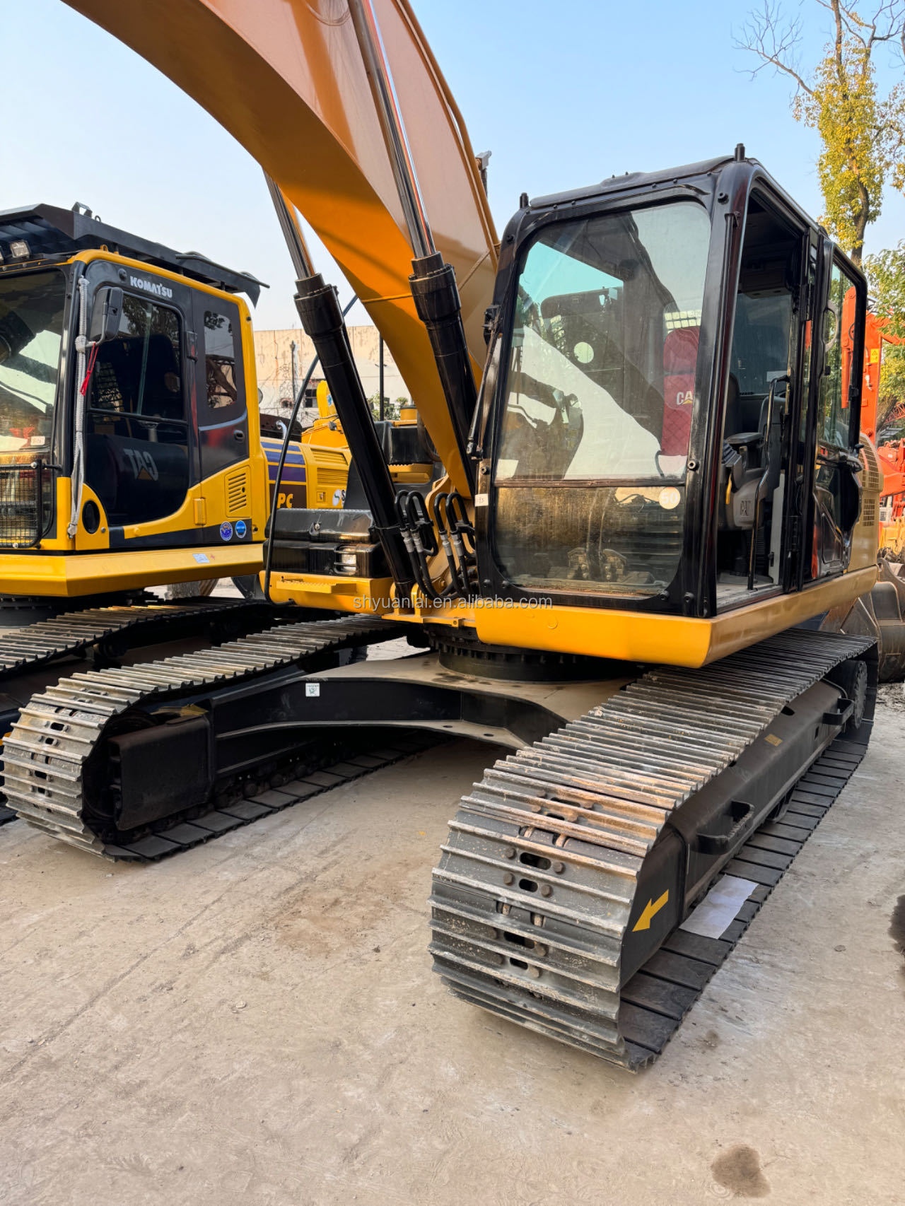 High Work Efficiency 20000 KG Second-Hand CAT320D2 Excavator with 0-2000 Working Hours
