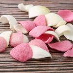 Pink Onion Delights Crispy Vacuum Fried Allure For Your Taste Buds