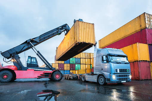 port machinery
