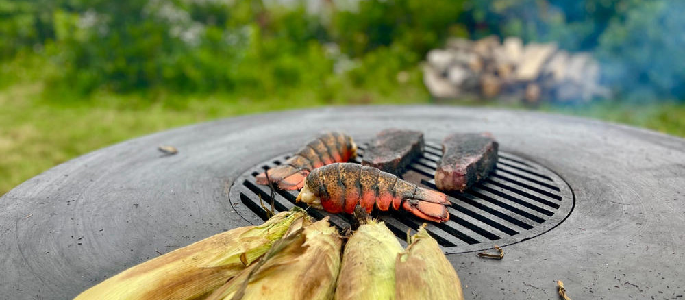 Charcoal Barbeque Grill Outdoor Corten Steel Fire Pit BBQ With Cooking Grill