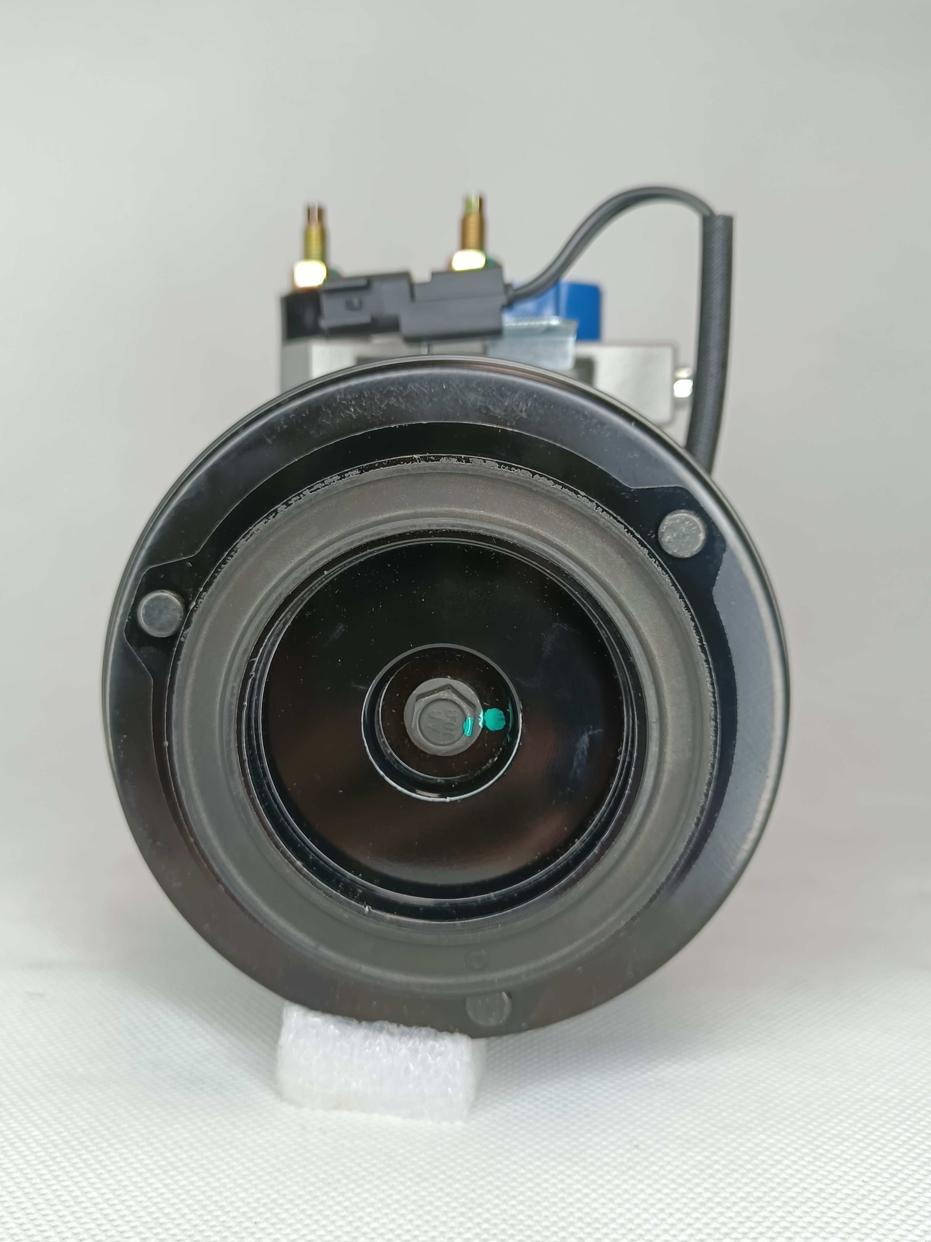 Auto AC conditioning compressor FORD F150 RAPTOR 98324