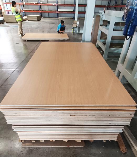 Buy cheap 15mm 18mm 20mm 22mm Laminate Marine Plywood UV Gloss White Ply Board from wholesalers