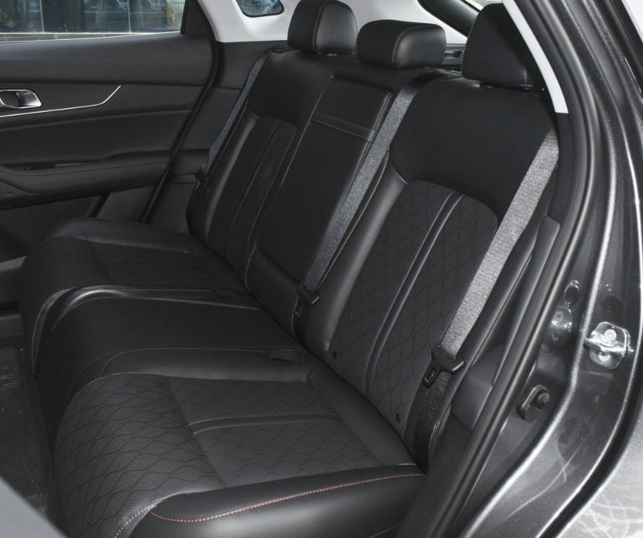 Economic Antomatic& Manual Gasoline UNIK 2.0T Deluxe 2021 Version 5 Door 5 seats SUV