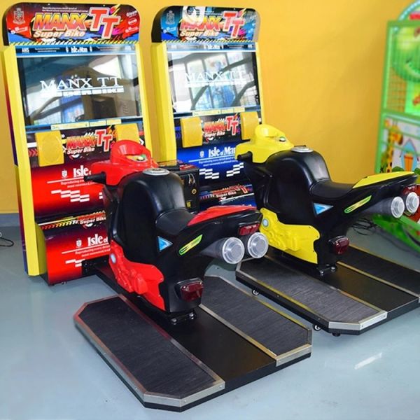 2 Players Coin Operated Racing Arcade Machine L2350*W2050*H2100 mm