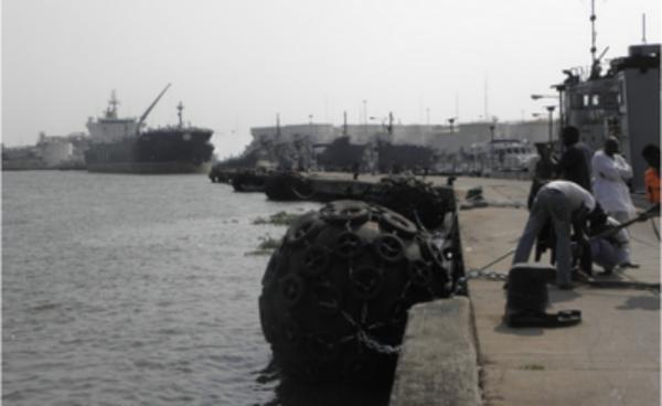 Berthing Ship Protection Yokohama Rubber Fender Black Inflatable Floating