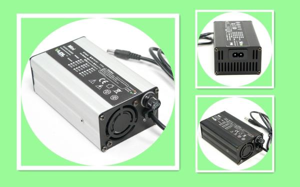 Buy cheap 12V 4A Sealed Lead Acid Battery Charger , Automatic CC CV Trickle Charging Battery Charger from wholesalers