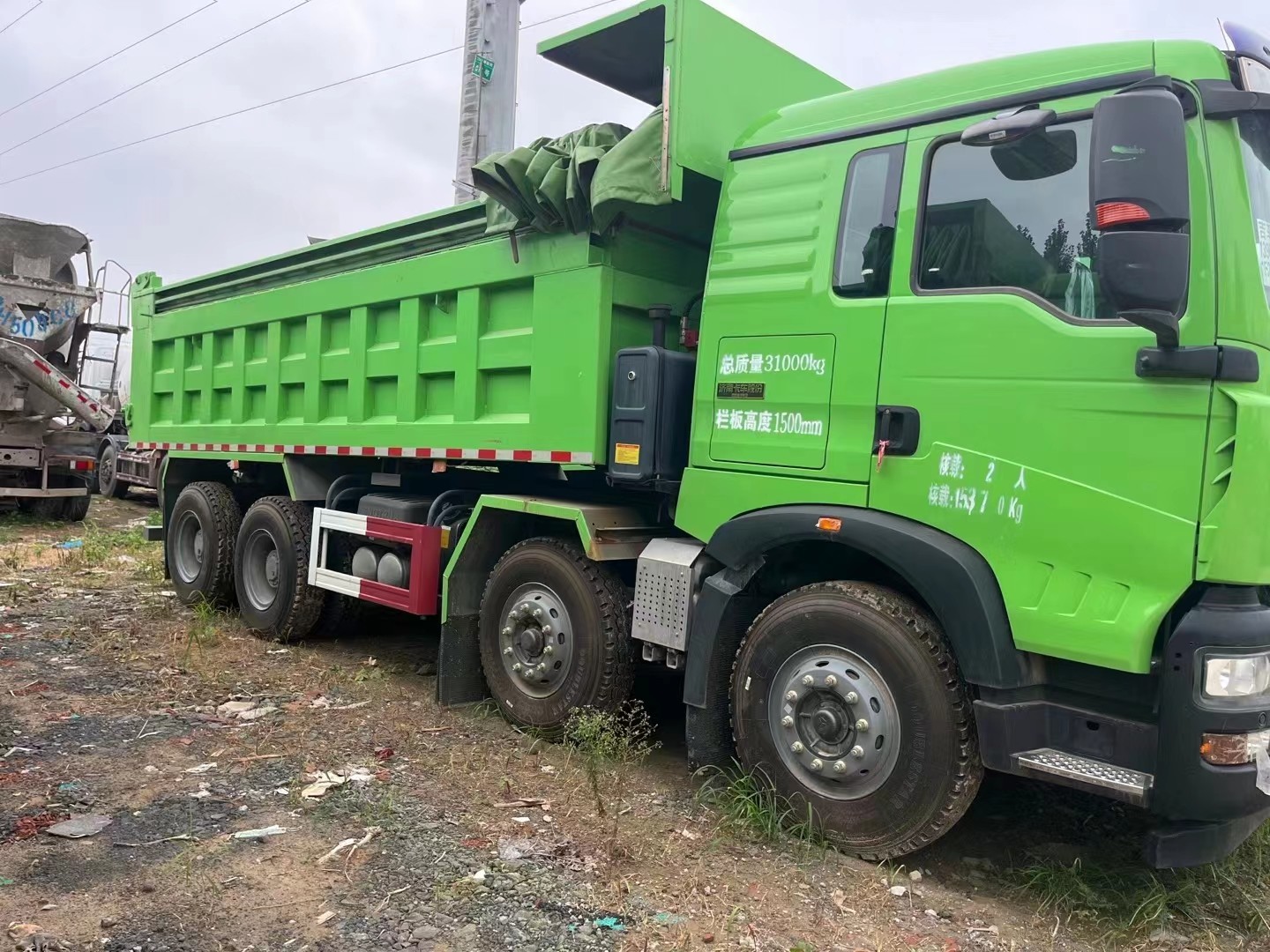 Sinotruk Howo 8x4 Dump Truck Tipper 440hp 35 Ton Used Dump Trailer Big Capacity Box