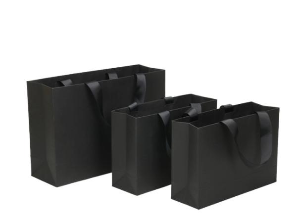 Buy cheap Soft Edge Black Paper Carrier Bags , Recycled Gift Bags Various Shape Available from wholesalers