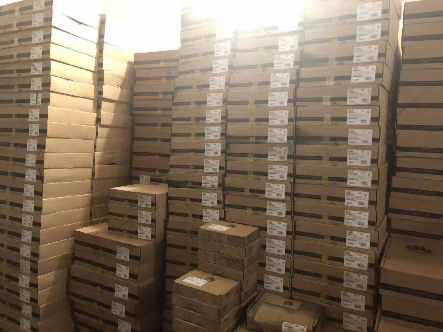 550W R650 Server with 8*2.5/6346*2/64G 3200*16/480G Storage 2.5"/3.5" SATA/SAS SSD
