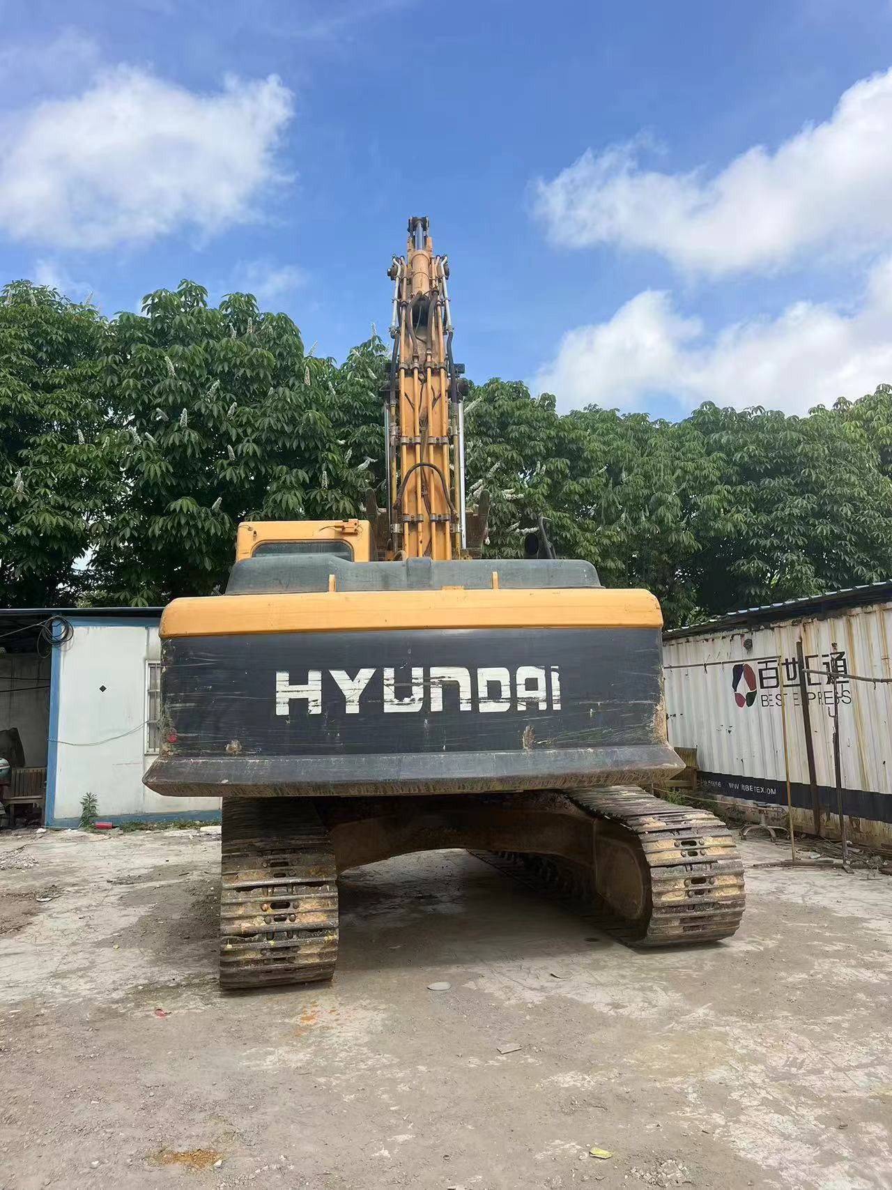 Hydraulic tracked excavator, original Hyundai 225-9T excavator Discounted Price